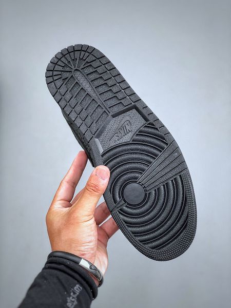 Nike Air Jordan 1 LOW SE 黑色 2025新款男女生低幫文化籃球鞋