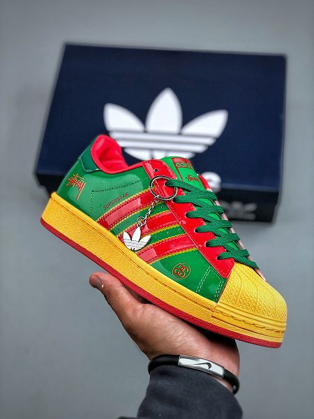 adidas貝殼頭 斯圖西聯名-綠金紅色 2025新款男女生低幫休閒板鞋