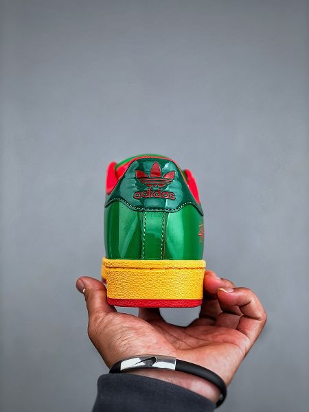 adidas貝殼頭 斯圖西聯名-綠金紅色 2025新款男女生低幫休閒板鞋