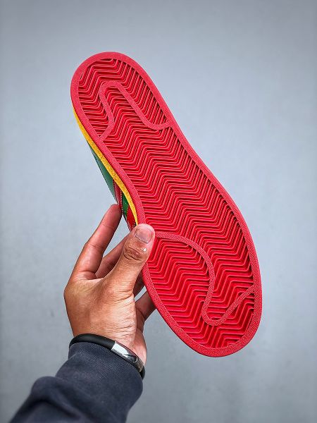 adidas貝殼頭 斯圖西聯名-綠金紅色 2025新款男女生低幫休閒板鞋
