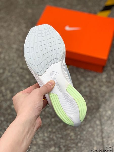 Nike Zoom Fly 4 2022新款 男子超彈碳板跑步鞋