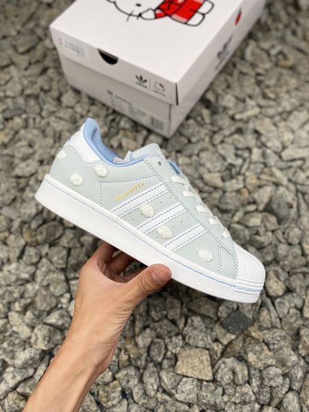 Hollo Kitty x AD Originals Superstar 2025新款女鞋 聯名淺灰藍貝殼頭板鞋