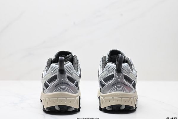 New Balance 410 2025新款男女運動鞋復古銀灰輕便透氣休閒老爹鞋